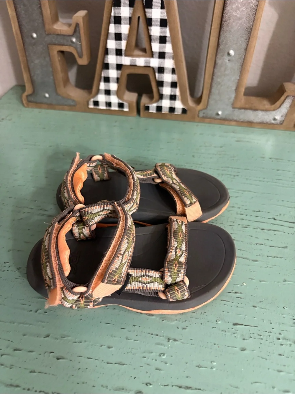 Teva Kids Outdoor Sandals in Peach and Green Camo